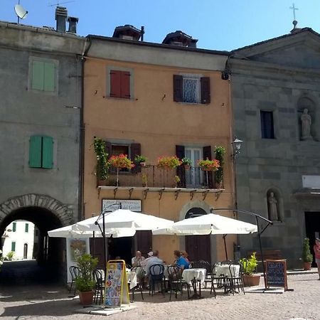 Piazza Fiumalbo Citta D'Arte Apartment Bagian luar foto